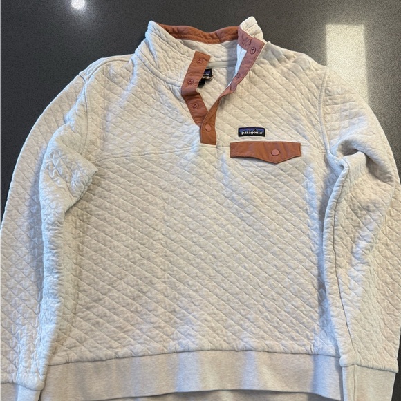 Patagonia Tops - Patagonia Quilted Pullover